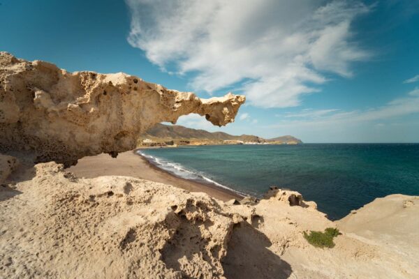 Playa de los Escullos en el Cabo de Gata, Almería