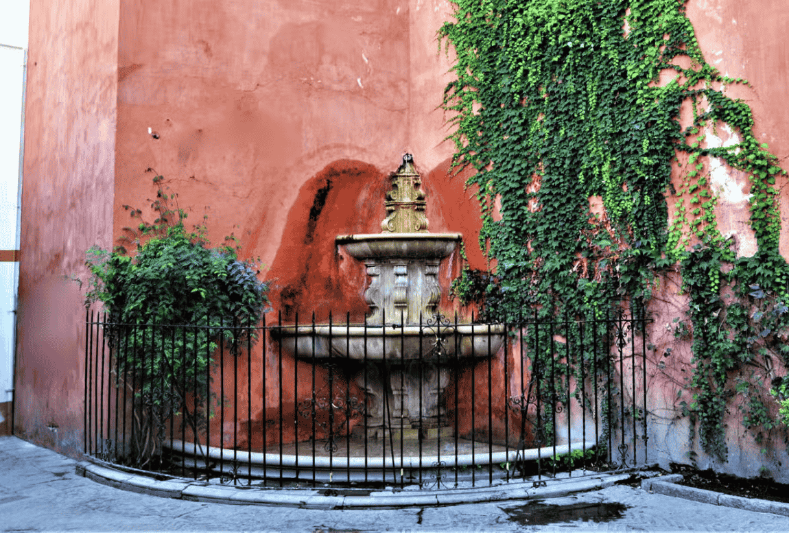 Fuentes barrio de santa cruz sevilla